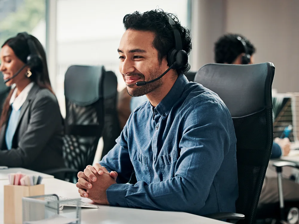 Team im Callcenter bei der telefonischen Auftragsannahme